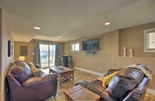 Stunning Lake Ozark Retreat With Dock And Boat Slip!