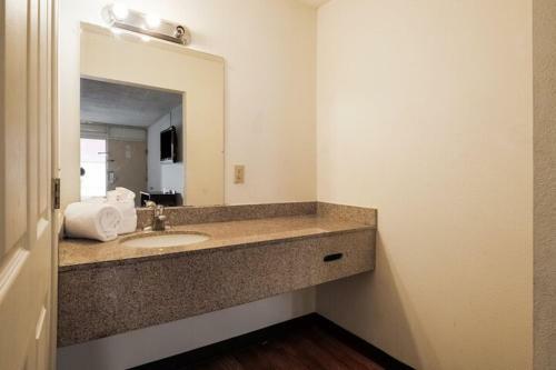 Economy Hotel St. Louis