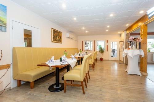 Hostal Pension Zum Lindeneck
