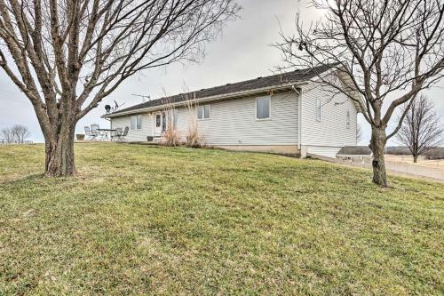 Buffalo Home On A Hill With Pasture Views!