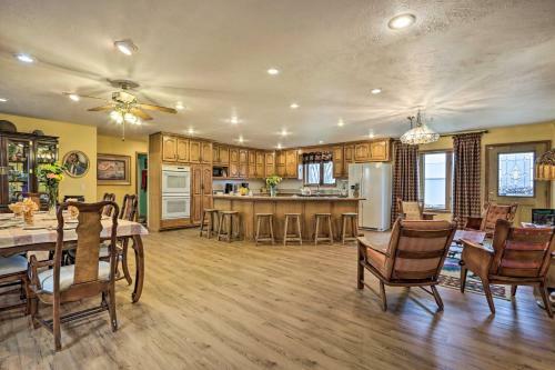 Buffalo Home On A Hill With Pasture Views!