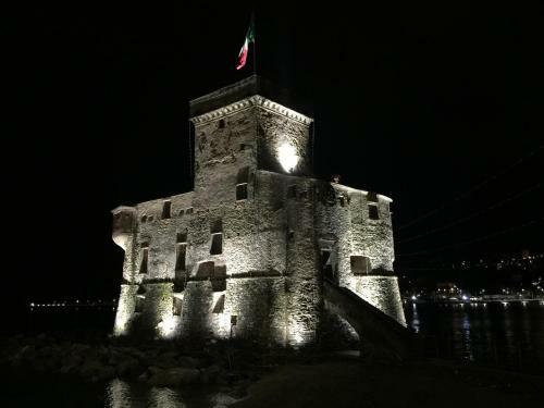 Spacious Luxury Apartment In Rapallo Center