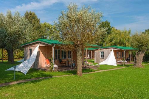 Holiday Home On The Backwaters, L�tow