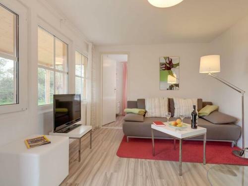 Holiday Home On The Backwaters, L�tow