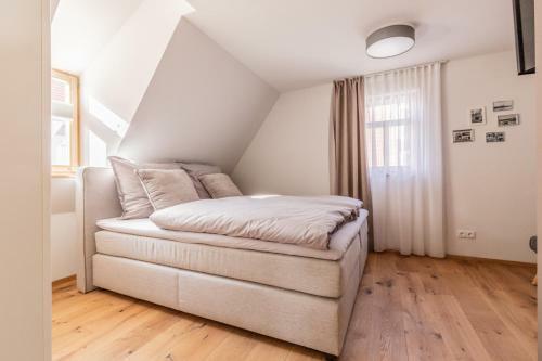 Hostal Main3 - Schlafen Am Fluss