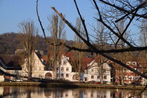Hostal Main3 - Schlafen Am Fluss