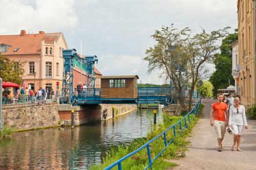 Ferienhaus Mit Whirlpool Und Sup Am Plauer See