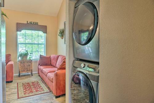 Apartamento Charming Lake-view Getaway, 7 Mi To The Strip
