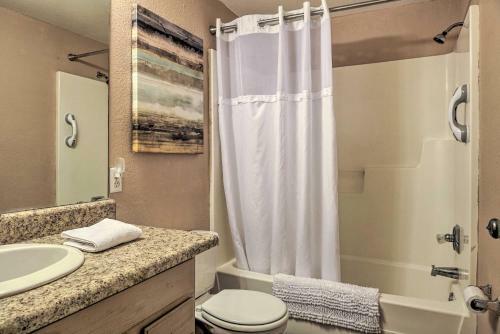 Apartamento Charming Lake-view Getaway, 7 Mi To The Strip