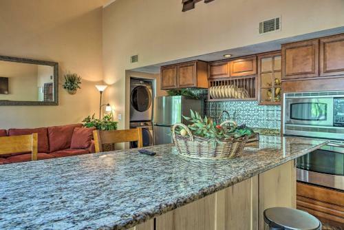 Apartamento Charming Lake-view Getaway, 7 Mi To The Strip