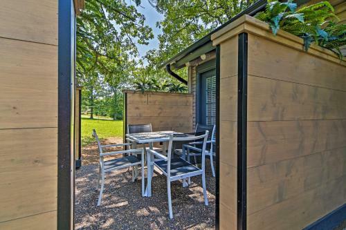 Updated Cabin On Indian Point With Large Deck!