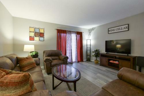 Apartamento Tranquil Two - This Is 2 Condo's Next To Each Other - Share The Patio - Pool!