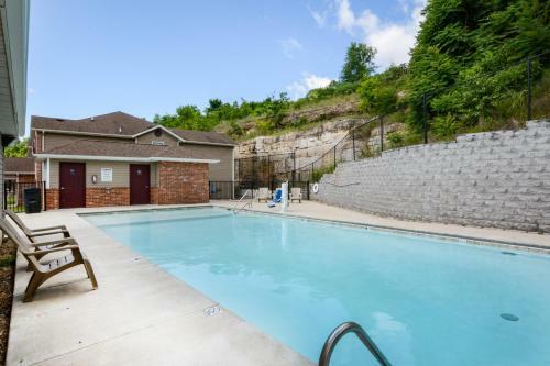 Apartamento Tranquil Two - This Is 2 Condo's Next To Each Other - Share The Patio - Pool!