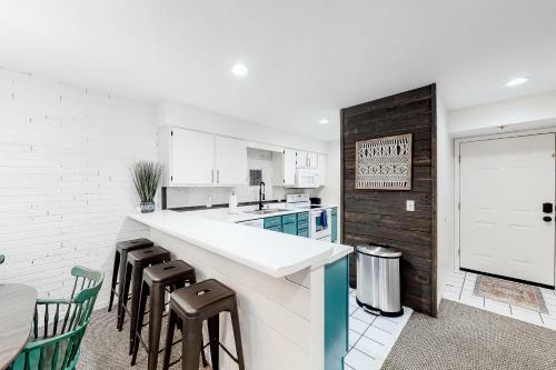 Harr Haven & Pointe Solitude At Pointe Condos