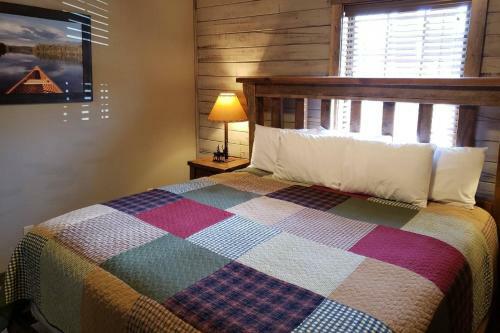 Cave Lane One Bedroom Cabin