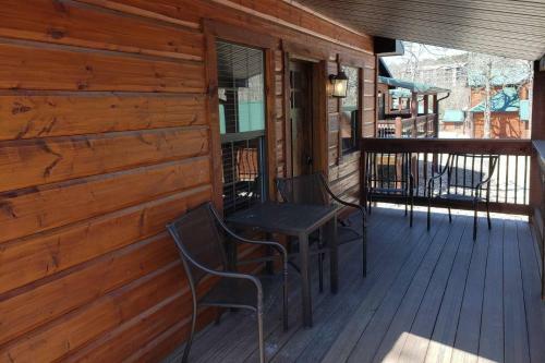 Cave Lane One Bedroom Cabin