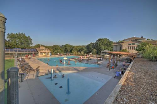 Apartamento 2nd-floor Pointe Royale Condo With Lake Views!