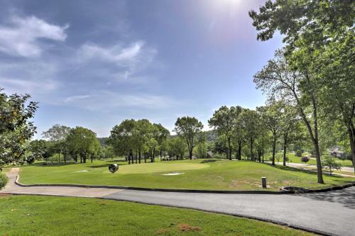Apartamento Branson Resort Condo With Golf Course Views!