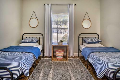 Magnificent Branson Hideaway With Game Room!