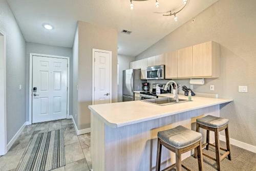 Apartamento Waterfront Branson Escape With Private Balcony!