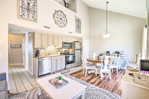 Apartamento Charming Condo With Deck, 4 Mi To Branson Strip