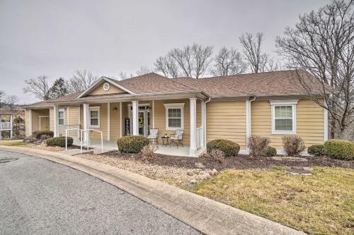 Villa Conveniently Located Branson Getaway With Pool!