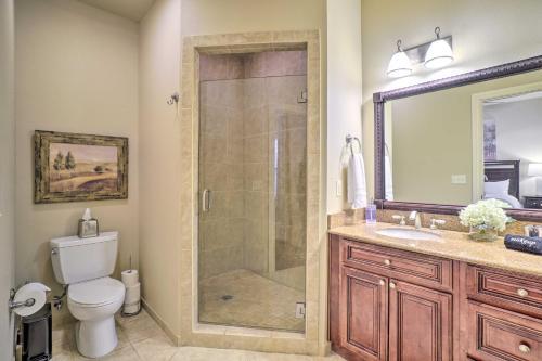 Villa Conveniently Located Branson Getaway With Pool!