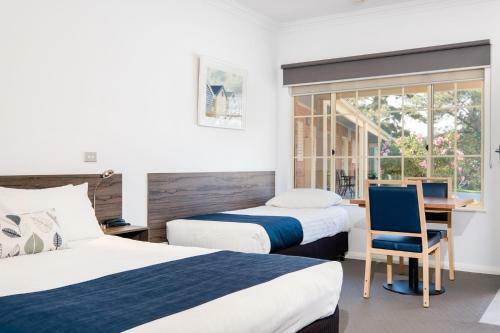 Motel Commercial Golf Resort