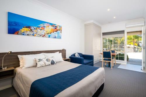 Motel Commercial Golf Resort