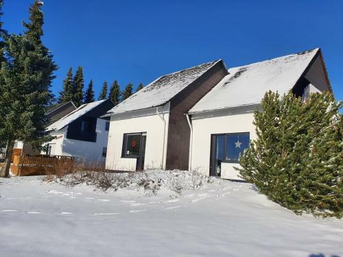 Ferienhaus K�stelnest