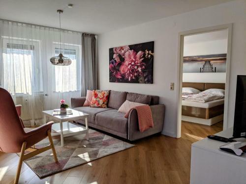Cozy Apartment With Parking Garage
