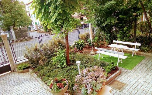 Hostal Meuble' 21 Di Anna
