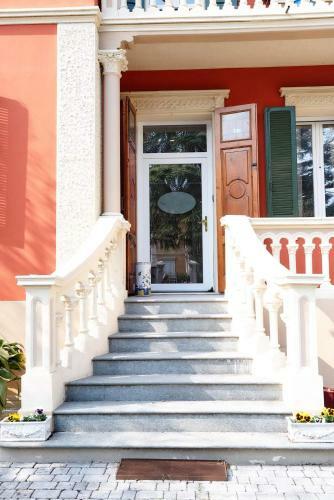 Hostal Meuble' 21 Di Anna