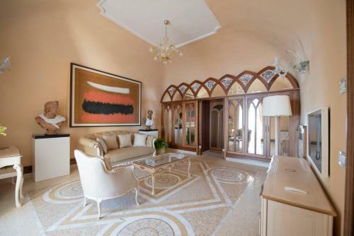 Hostal La Rondinaia