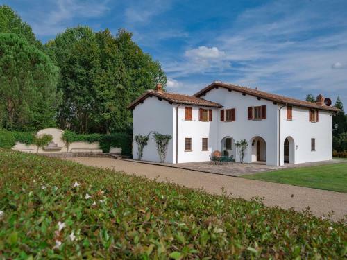 Restful Holiday Home In Reggello With Swimming Pool