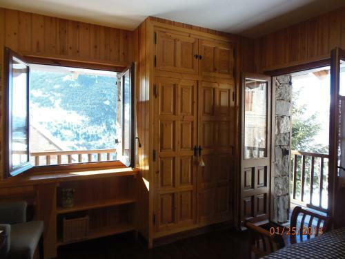 Hotel Rural El Xalet De Ta�ll