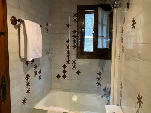 Hotel Rural El Xalet De Ta�ll
