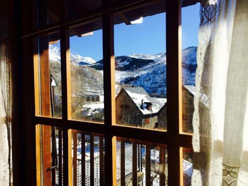 Hotel Rural El Xalet De Ta�ll