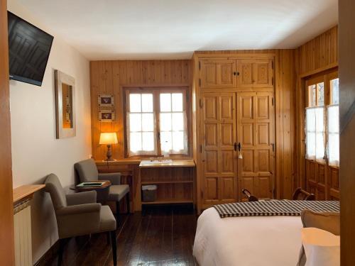 Hotel Rural El Xalet De Ta�ll