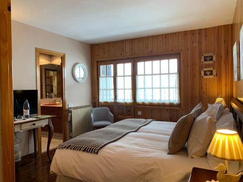 Hotel Rural El Xalet De Ta�ll
