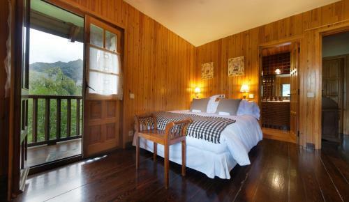 Hotel Rural El Xalet De Ta�ll