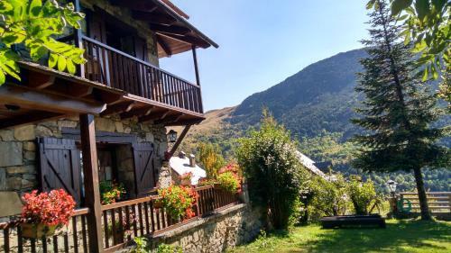 Hotel Rural El Xalet De Ta�ll