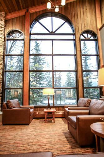 Hotel Lake Louise Inn