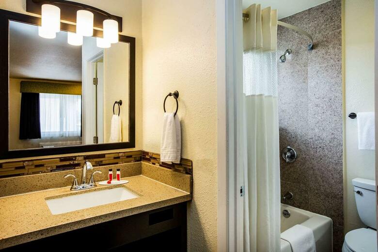 Hotel Downtown Monterey Days Inn