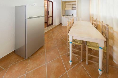 Colonna Beach Apartments