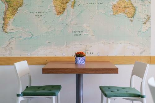 Hostal 40� Parallelo Guest House