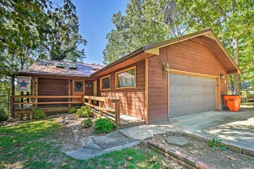 Home With Large Deck On Table Rock Lake!