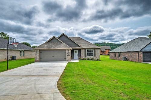 New Build By The Lake 8 Mi To Eureka Springs!