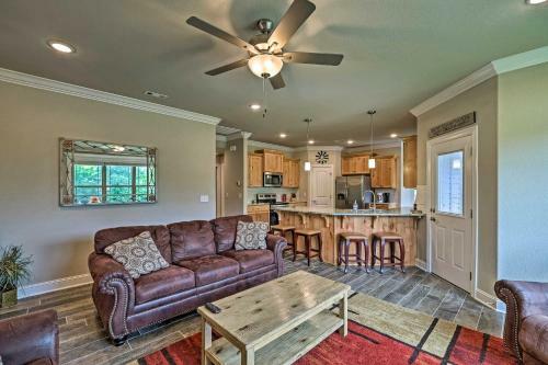 Ideally Located House Along Table Rock Lake!