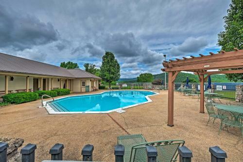 Ideally Located House Along Table Rock Lake!
